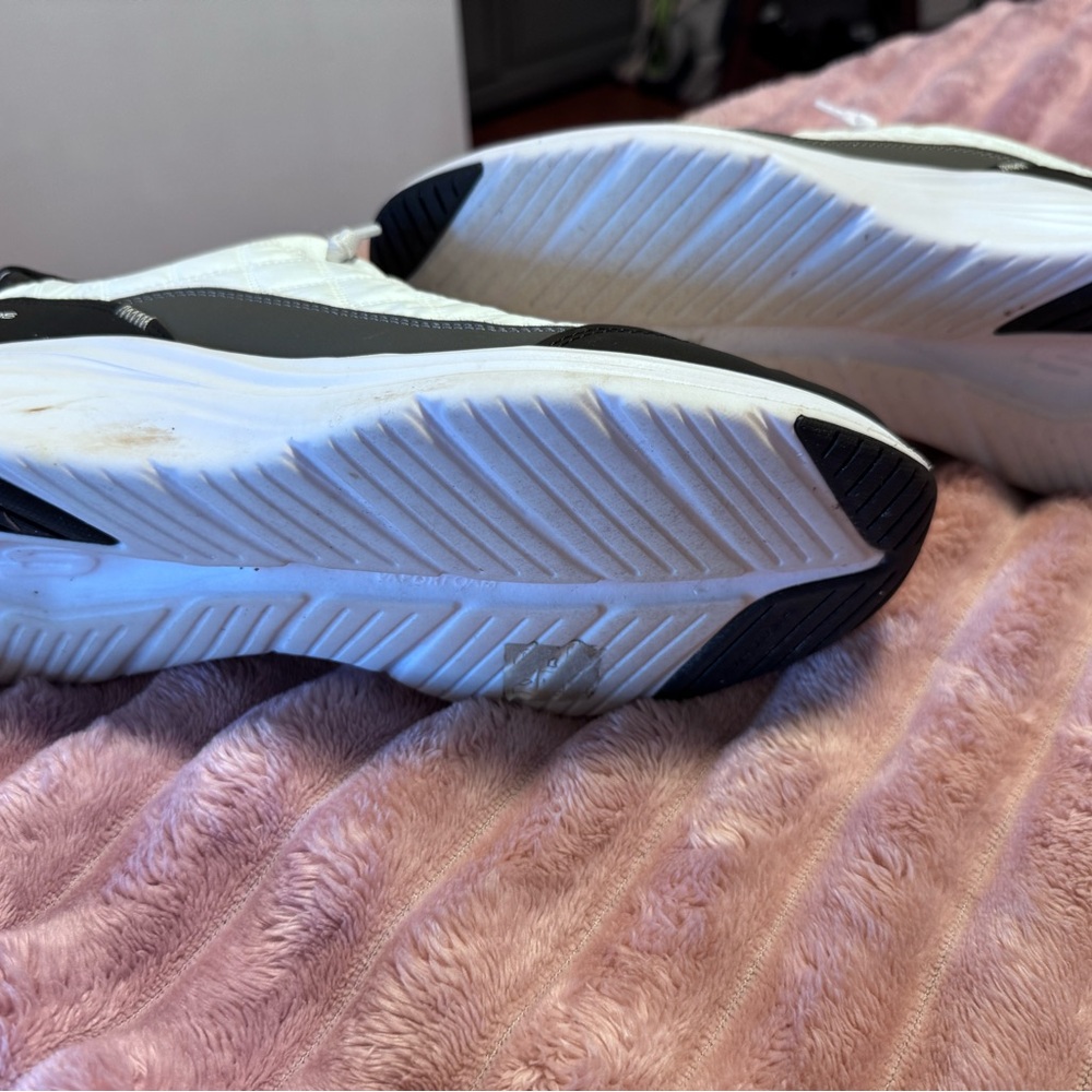 Skechers Women's Slip-Ons in Black and White - Picture 6 of 8